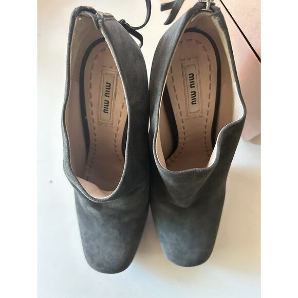 MIU MIU Back Zipper Funky Heel Platform Suede Grey Ankle Booties Shoes 9 Ret$550 - Picture 11 of 16